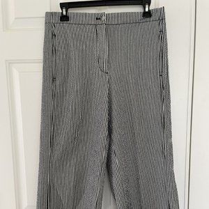 Ann Taylor Factory Seersucker Black and White Wide Leg Crop Pant - size 6